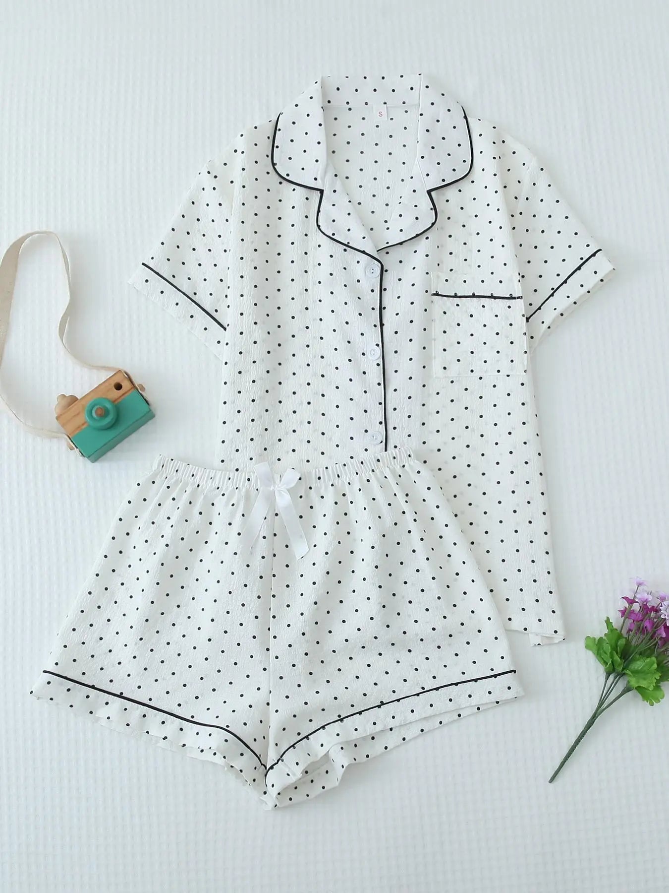 Two Counts Women'S Cherry/Heart/Floral Print Lapel Pocket Shirt & Bow Decor Shorts Pyjama Set, Button Front Short Sleeve Top & Contrast Binding Shorts Pj Set, Casual Comfortable Sleepwear Set for Women