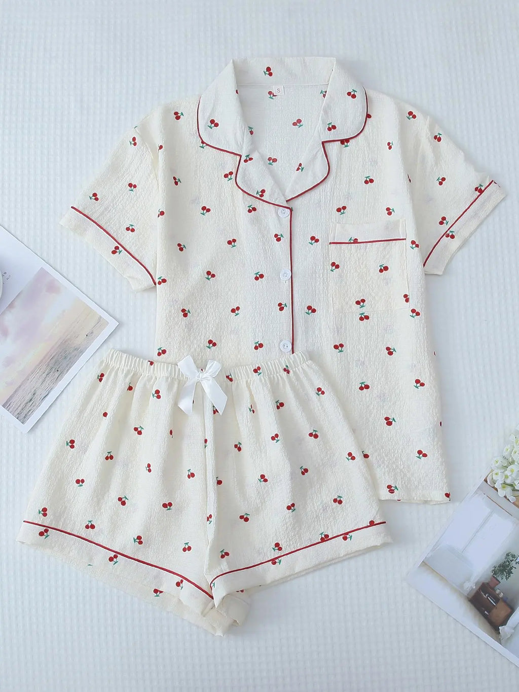 Two Counts Women'S Cherry/Heart/Floral Print Lapel Pocket Shirt & Bow Decor Shorts Pyjama Set, Button Front Short Sleeve Top & Contrast Binding Shorts Pj Set, Casual Comfortable Sleepwear Set for Women