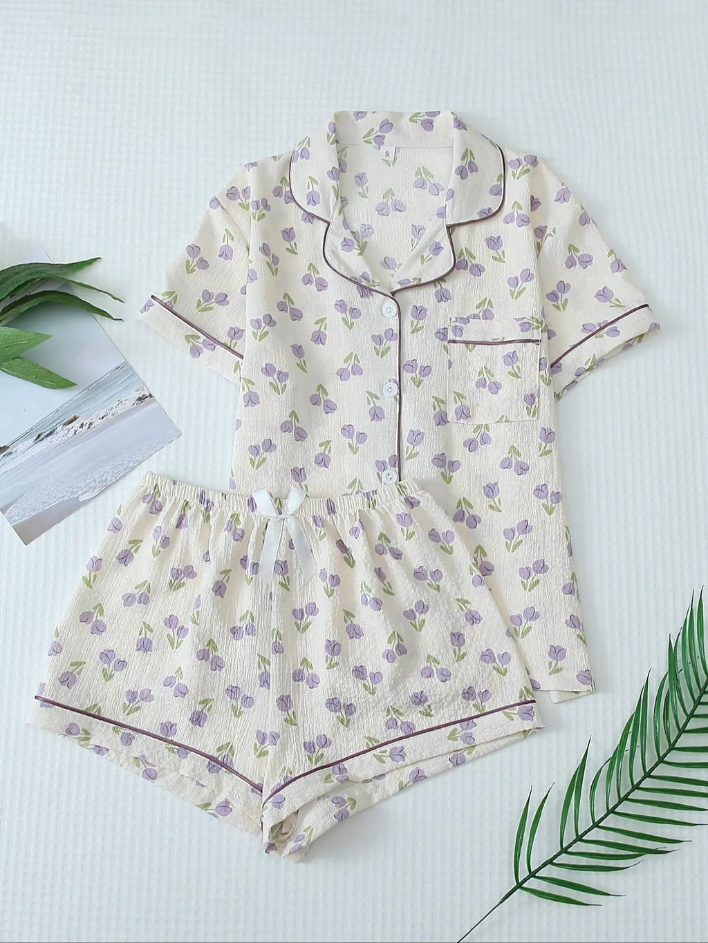 Two Counts Women'S Cherry/Heart/Floral Print Lapel Pocket Shirt & Bow Decor Shorts Pyjama Set, Button Front Short Sleeve Top & Contrast Binding Shorts Pj Set, Casual Comfortable Sleepwear Set for Women